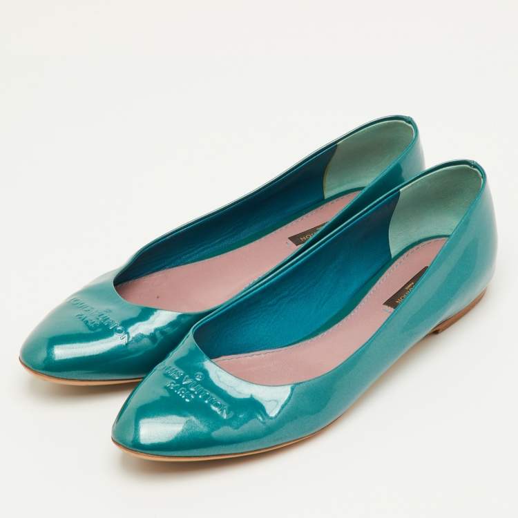 مملوكة مسبقًا Louis Vuitton Size 39 Blue Patent Leather Ballet Flats