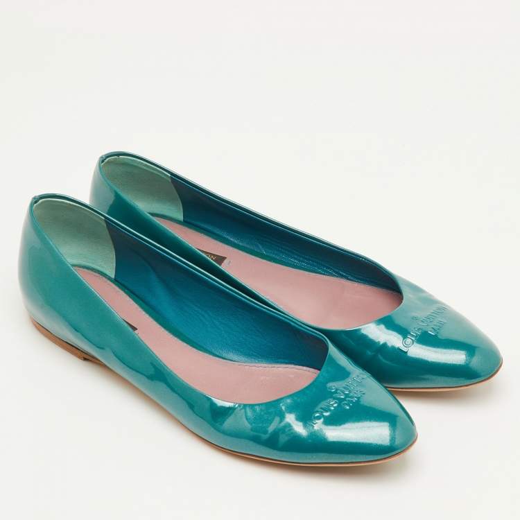 مملوكة مسبقًا Louis Vuitton Size 39 Blue Patent Leather Ballet Flats