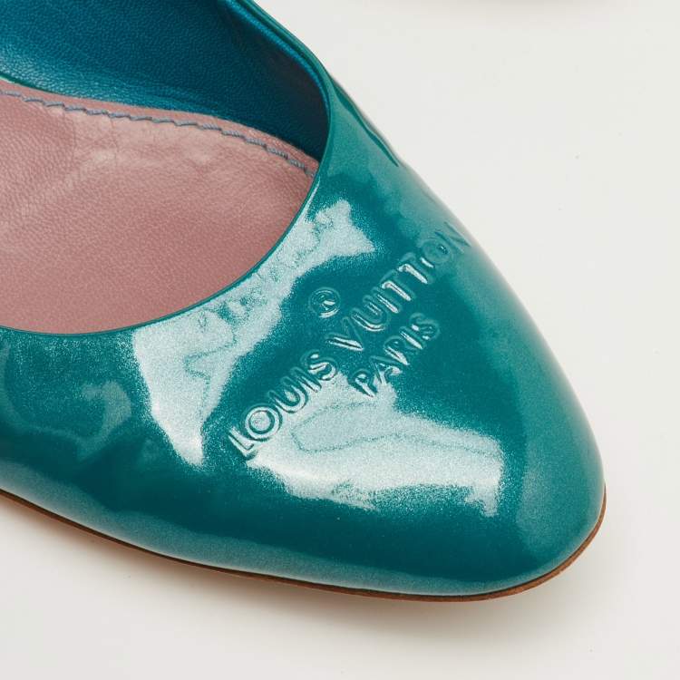 مملوكة مسبقًا Louis Vuitton Size 39 Blue Patent Leather Ballet Flats