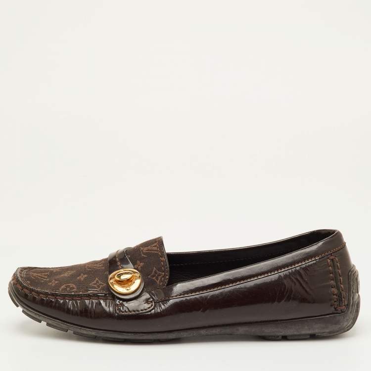 مملوكة مسبقًا Louis Vuitton Size 38 Brown Patent Leather and Mini Lin Monogram Canvas Slip On Loafers