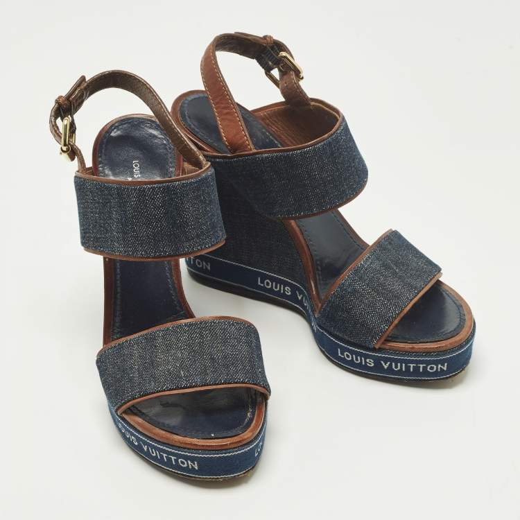 مملوكة مسبقًا Louis Vuitton Size 37.5 Navy Blue Denim and Leather Wedge Slingback Sandals