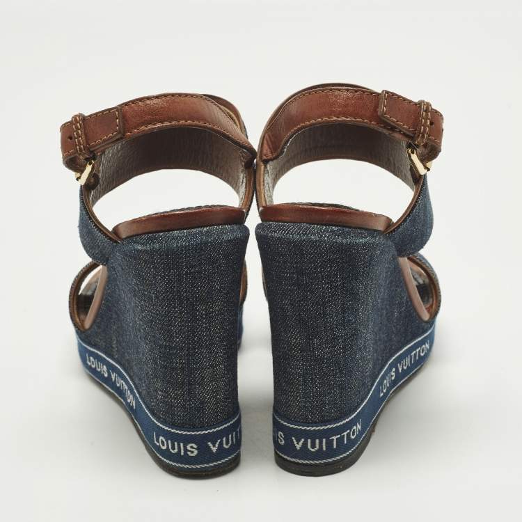 مملوكة مسبقًا Louis Vuitton Size 37.5 Navy Blue Denim and Leather Wedge Slingback Sandals