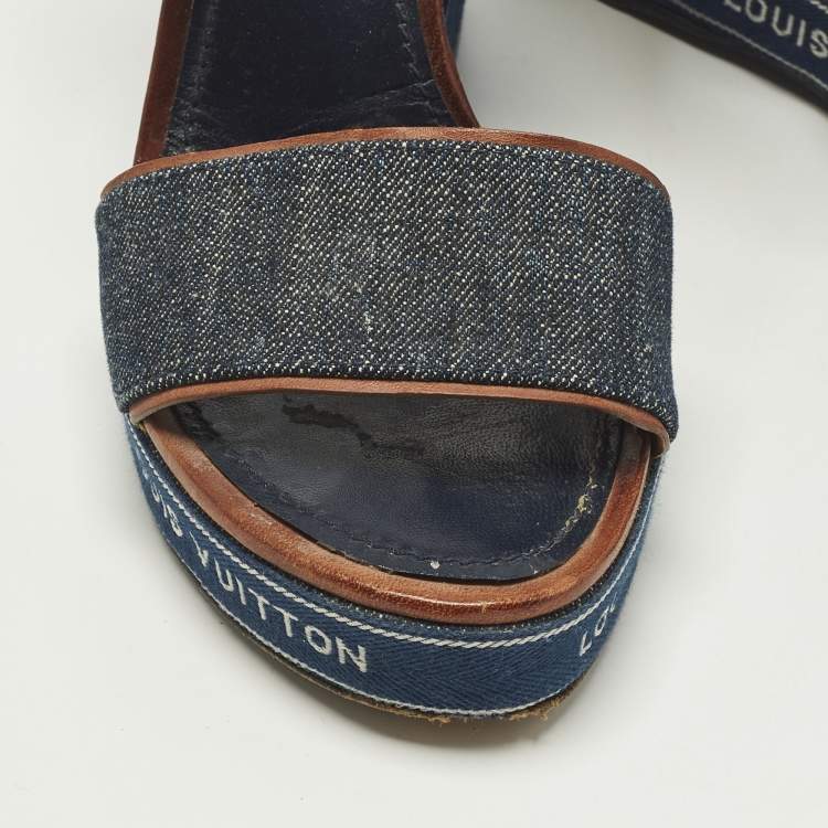 مملوكة مسبقًا Louis Vuitton Size 37.5 Navy Blue Denim and Leather Wedge Slingback Sandals
