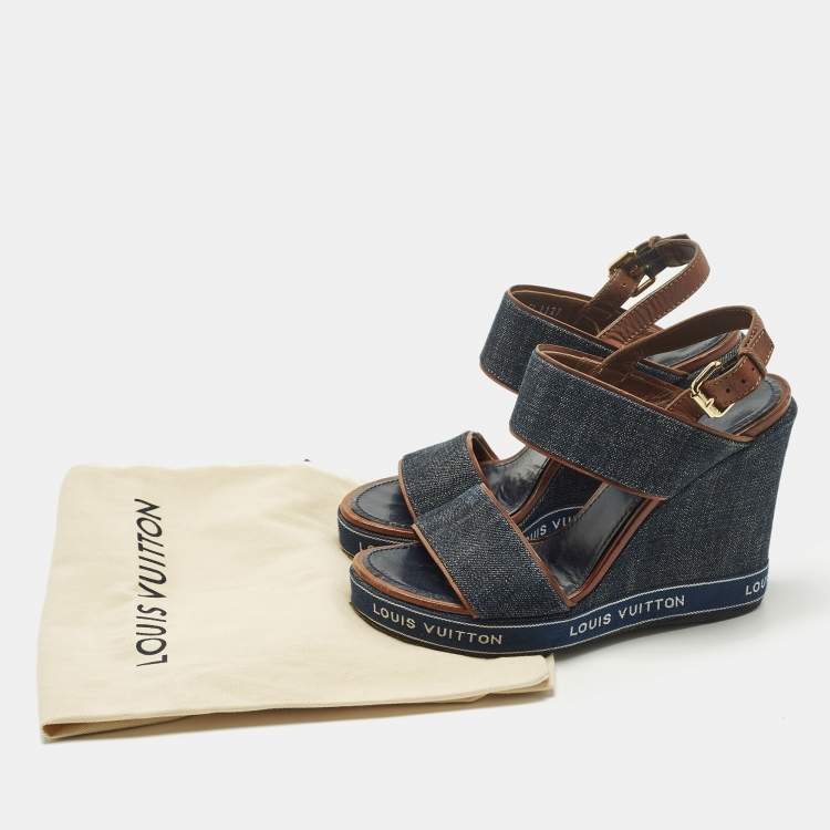 مملوكة مسبقًا Louis Vuitton Size 37.5 Navy Blue Denim and Leather Wedge Slingback Sandals