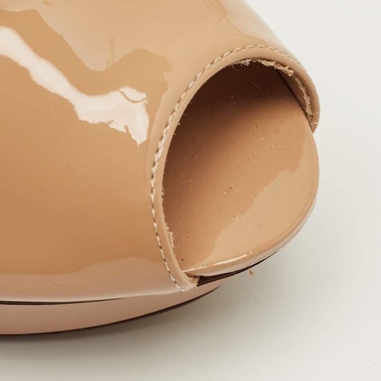 مملوكة مسبقًا Louis Vuitton Eyeline Size 37.5 Beige Patent Leather Platform Peep Toe Pumps