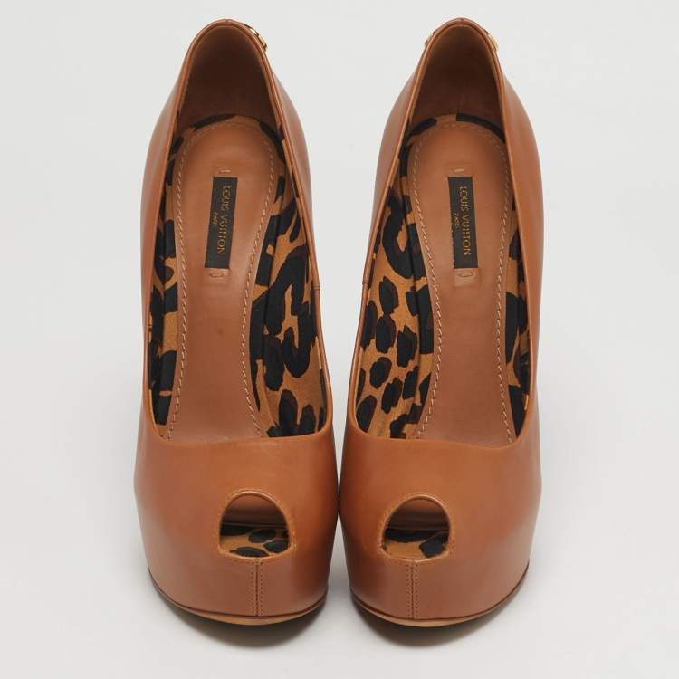 مملوكة مسبقًا Louis Vuitton Oh Really! Size 39 Brown Leather Platform Pumps