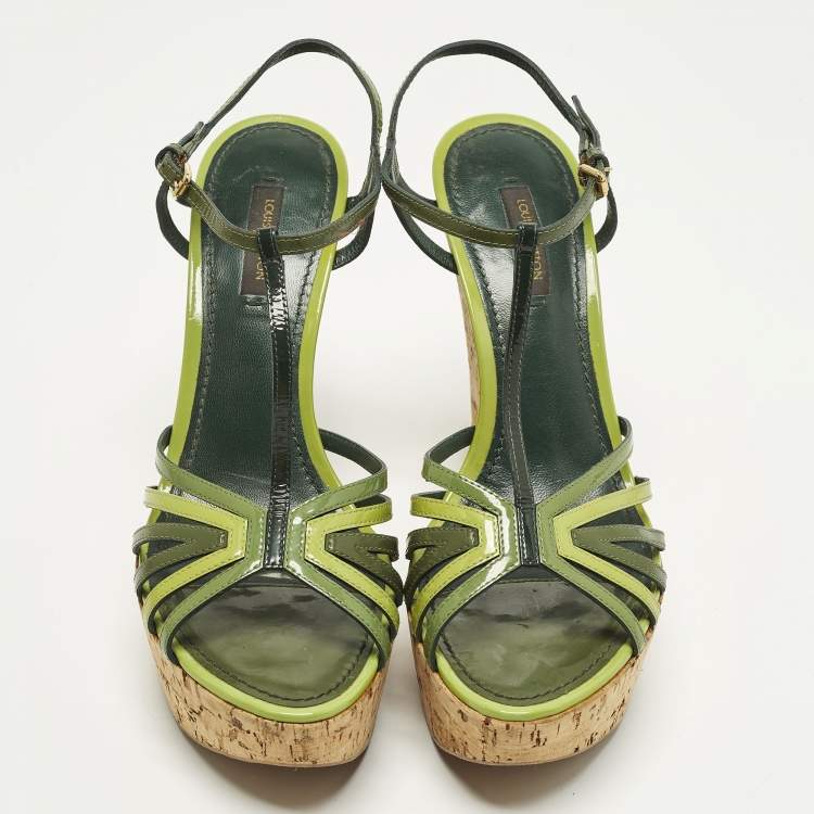 مملوكة مسبقًا Louis Vuitton Size 39 Green Patent Leather Summertime Wedge Sandals