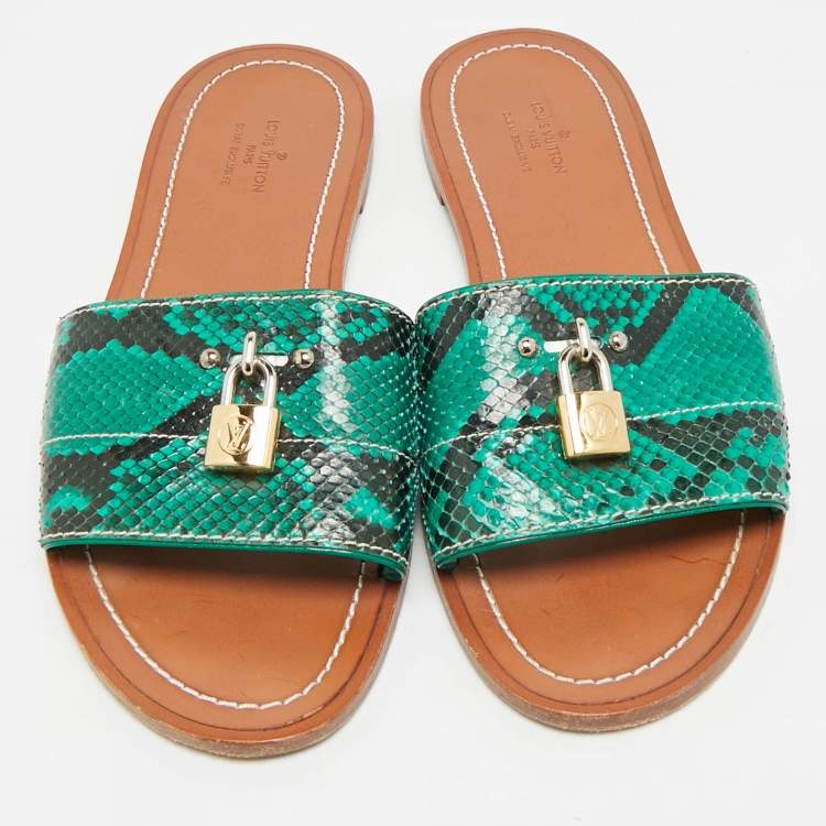 مملوكة مسبقًا Louis Vuitton Lock It Size 38 Green/Black Python Leather Dubai Exclusive Flat Slide Sandals