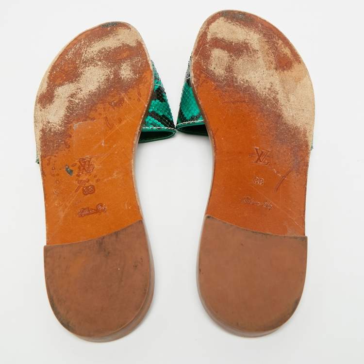 مملوكة مسبقًا Louis Vuitton Lock It Size 38 Green/Black Python Leather Dubai Exclusive Flat Slide Sandals