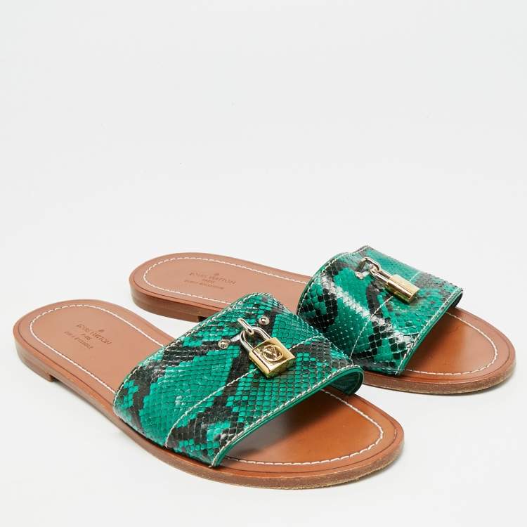 مملوكة مسبقًا Louis Vuitton Lock It Size 38 Green/Black Python Leather Dubai Exclusive Flat Slide Sandals