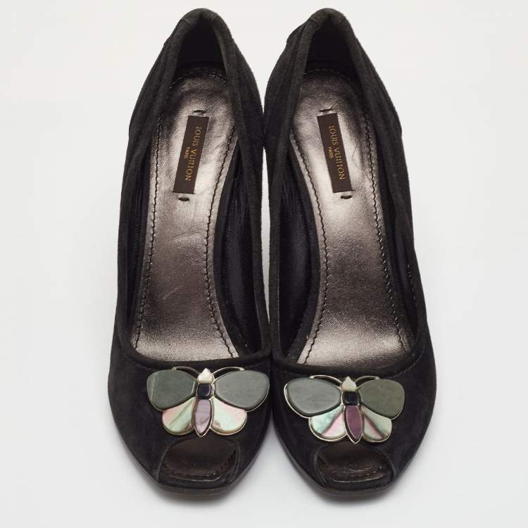 مملوكة مسبقًا Louis Vuitton Size 39.5 Black Suede Butterfly Peep Toe Wedge Pumps