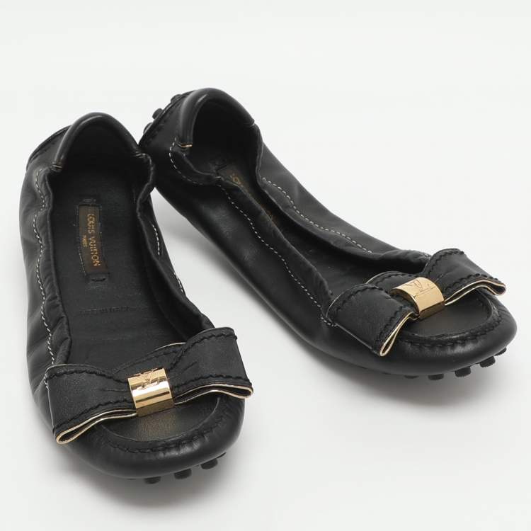مملوكة مسبقًا Louis Vuitton Bow Size 34.5 Black Leather Scrunch Ballet Flats
