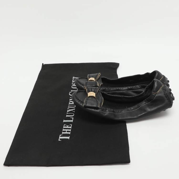 مملوكة مسبقًا Louis Vuitton Bow Size 34.5 Black Leather Scrunch Ballet Flats