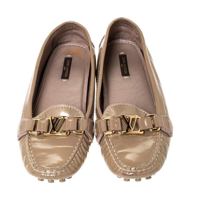 Pre Owned Louis Vuitton Beige Patent Leather Oxford Slip On Loafers Size 38