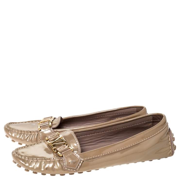 Pre Owned Louis Vuitton Beige Patent Leather Oxford Slip On Loafers Size 38