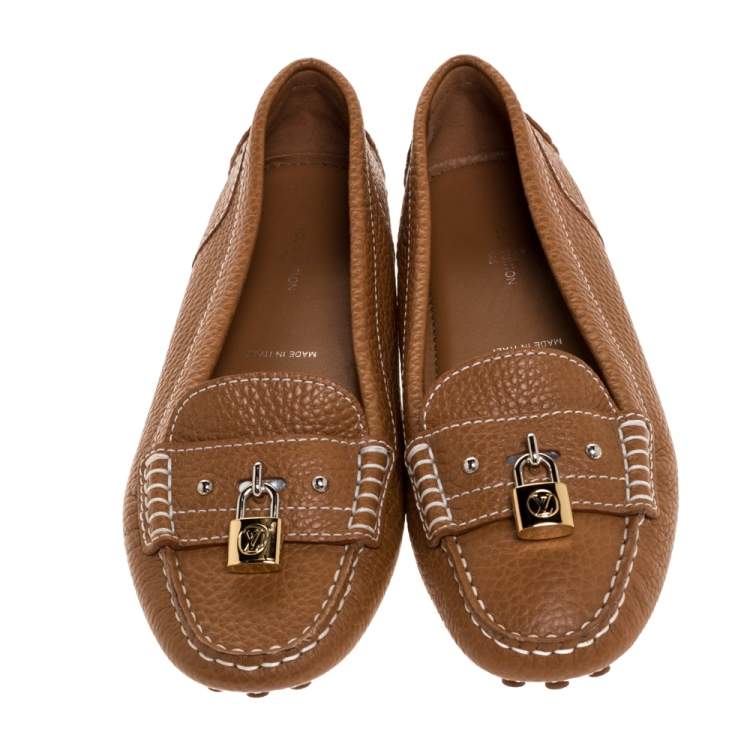 Pre Owned Louis Vuitton Brown Leather Close Up Loafers Size 37