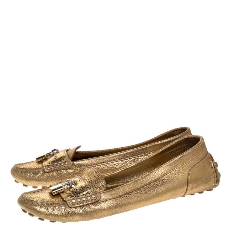 Pre Owned Louis Vuitton Metallic Gold Textured Leather Close Up Loafers Size 40