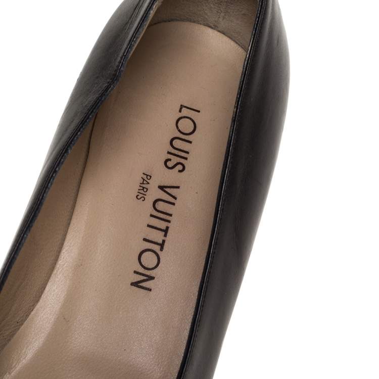 Pre Owned Louis Vuitton Black Leather Buckle Embellished Square Toe Pumps Size 38.5