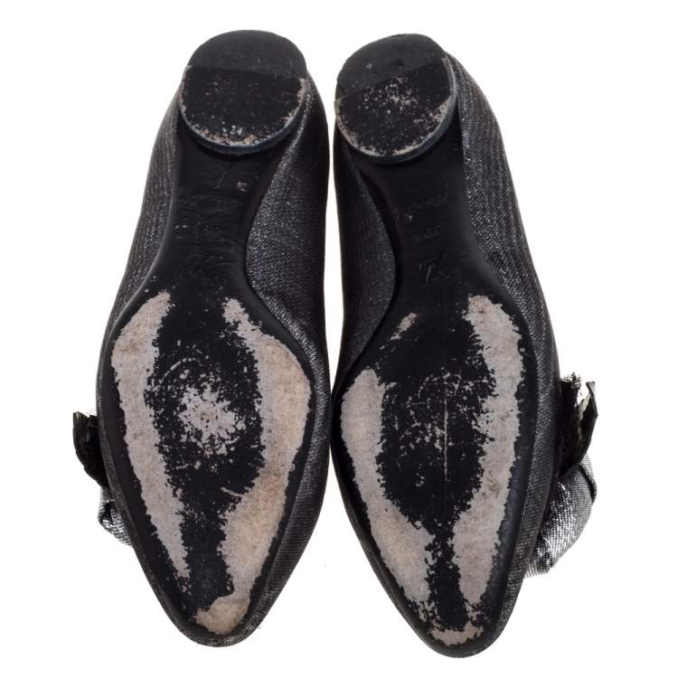 مملوكة مسبقًا Louis Vuitton Silver/Black Lamé Fabric Rose Applique Embellished Ballet Flats Size 39.5