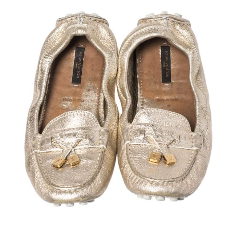 Pre Owned Louis Vuitton Metallic Gold Textured Leather Scrunch Bow Slip On Loafers Size 39