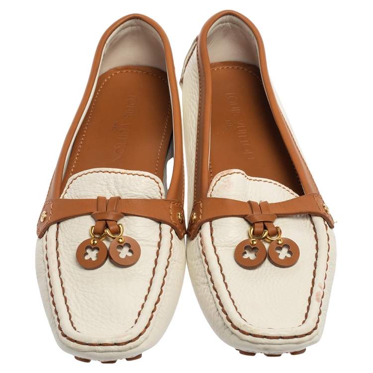 Pre Owned Louis Vuitton White/Brown Leather Slip On Loafers Size 40