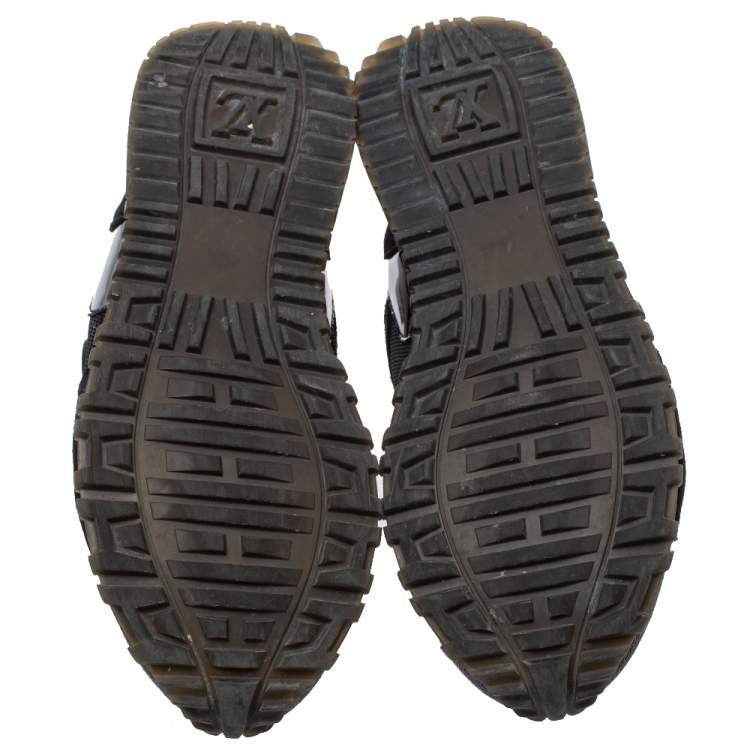 مملوكة مسبقًا Louis Vuitton Black Mesh And Monogram Canvas Run Away Sneakers Size 38.5