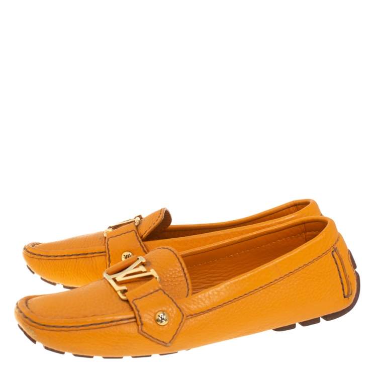 مملوكة مسبقًا Louis Vuitton Orange Leather Logo Embellished Driving Loafer Size 35.5