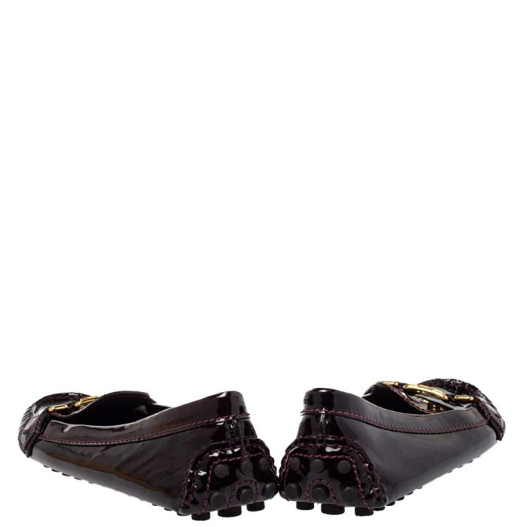 مملوكة مسبقًا Louis Vuitton Burgundy Patent Leather Oxford Slip On Loafers Size 38.5