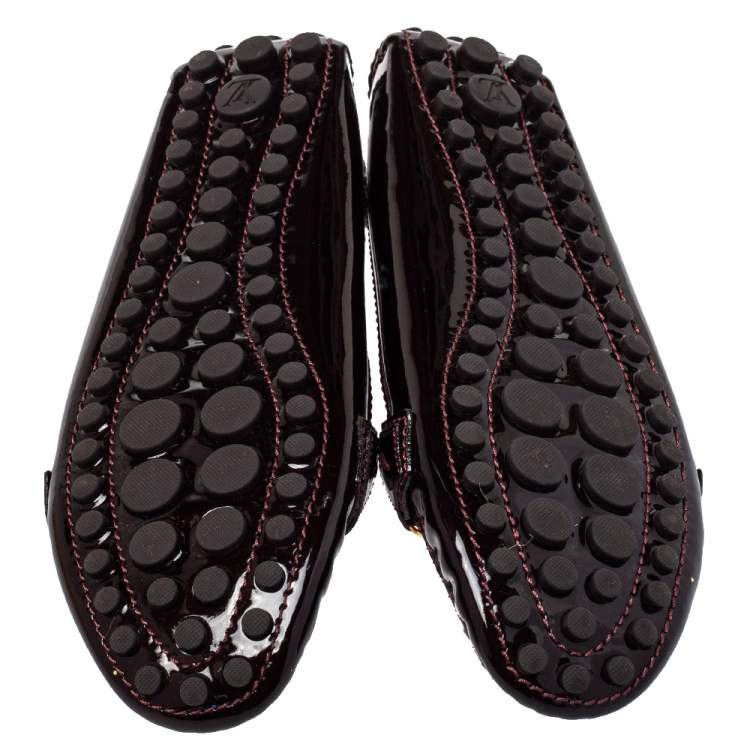 مملوكة مسبقًا Louis Vuitton Burgundy Patent Leather Oxford Slip On Loafers Size 38.5