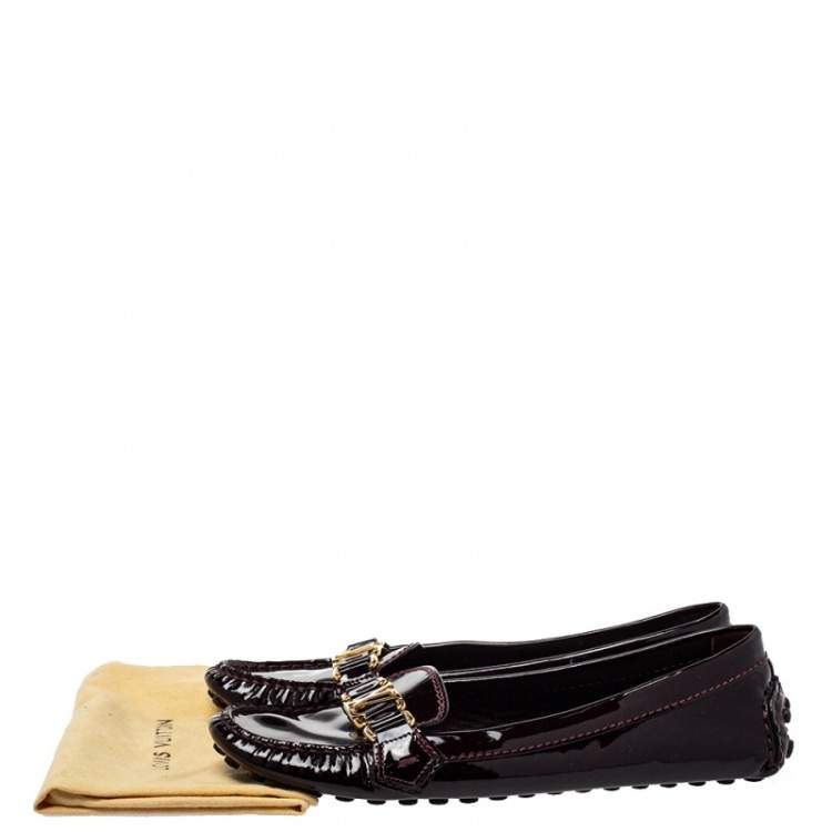 مملوكة مسبقًا Louis Vuitton Burgundy Patent Leather Oxford Slip On Loafers Size 38.5