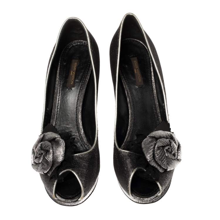 Pre Owned Louis Vuitton Silver Lurex Fabric Floral Peep Toe Pumps Size 39