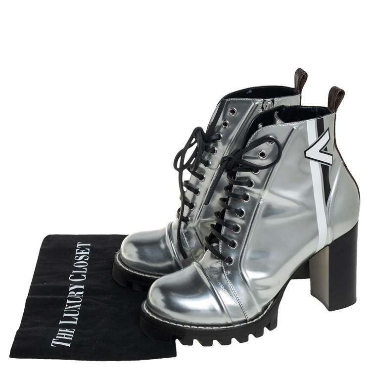 Pre Owned Louis Vuitton Silver Leather Spaceship Ankle Boots Size 40