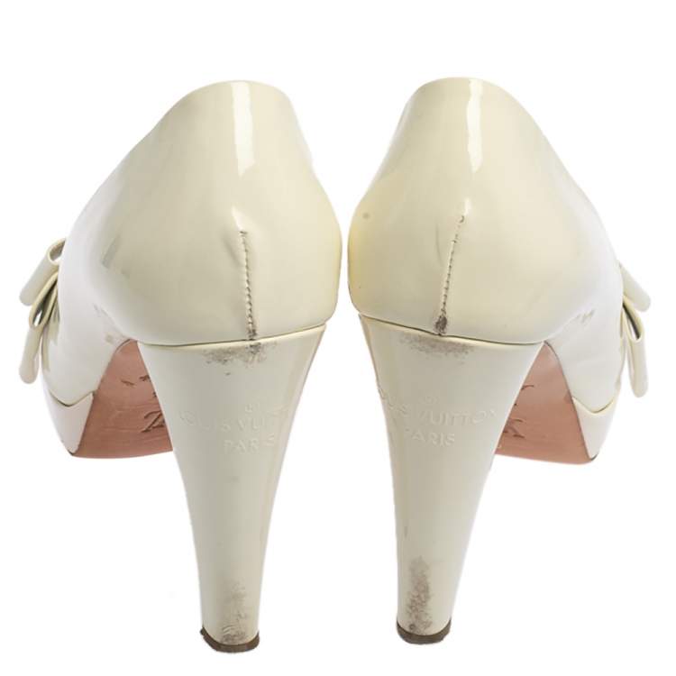Pre Owned Louis Vuitton White Patent Leather Apple Peep Toe Pumps Size 39.5