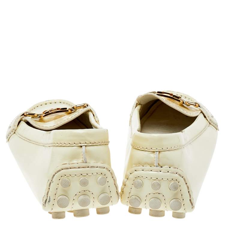 Pre Owned Louis Vuitton Cream Patent Leather Logo Loafers Size 39.5