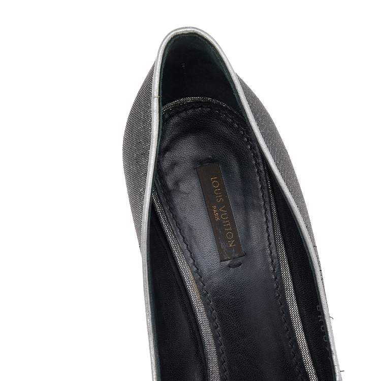 Pre Owned Louis Vuitton Silver/Black Lurex Fabric Floral Peep Toe Pumps Size 39.5