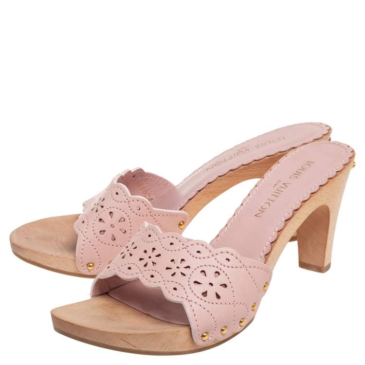 مملوكة مسبقًا Louis Vuitton Pink Leather Cut Out Wooden Slide Clogs Size 41