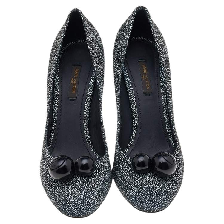 Pre Owned Louis Vuitton Grey Leather Pointed Toe Pumps Size 38.5