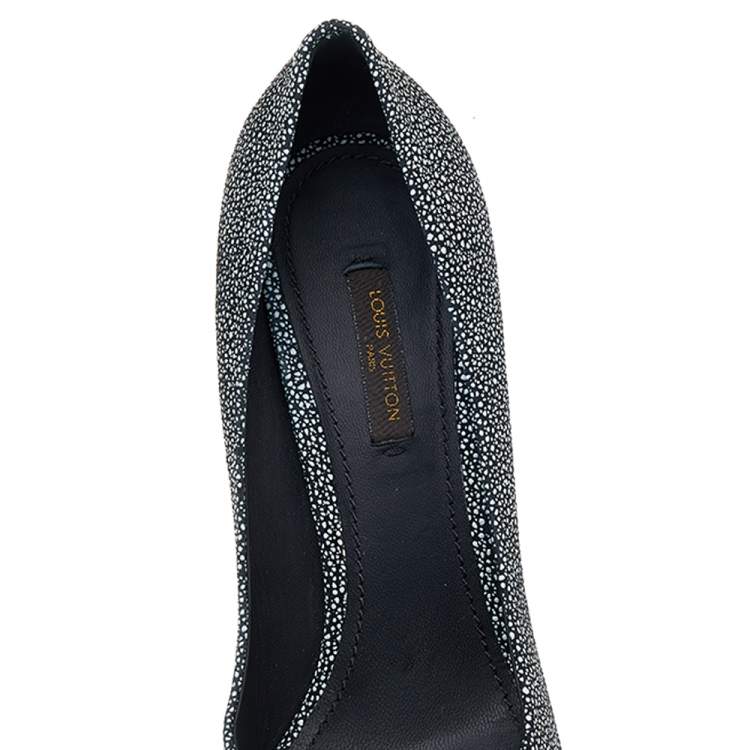 Pre Owned Louis Vuitton Grey Leather Pointed Toe Pumps Size 38.5