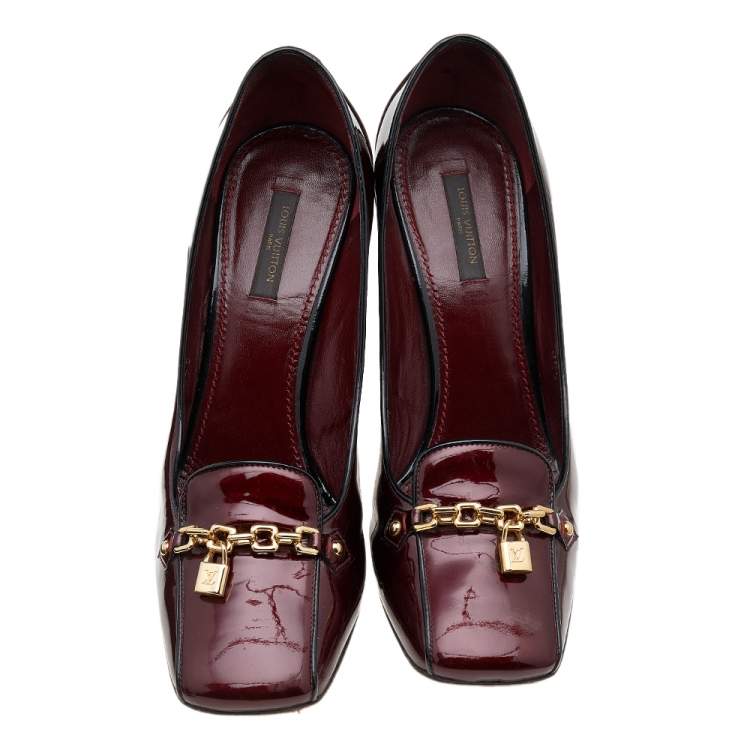 Pre Owned Louis Vuitton Burgundy/Black Patent Leather Chain Lock Pumps Size 39