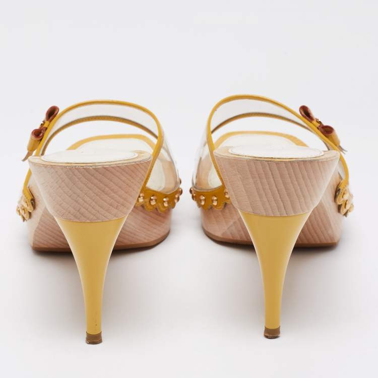 Pre Owned Louis Vuitton Yellow Patent Leather And PVC Bow Platform Slide Sandals Size 40.5