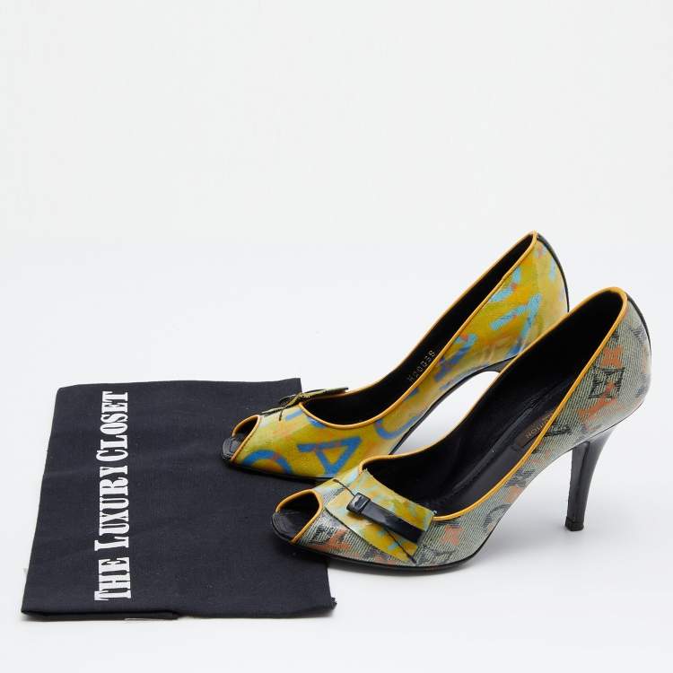 مملوكة مسبقًا Louis Vuitton Yellow Monogram Coated Denim Richard Prince Flash Pulp Peep-Toe Pumps Size 36