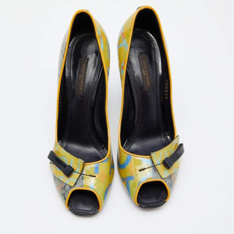 مملوكة مسبقًا Louis Vuitton Yellow Monogram Coated Denim Richard Prince Flash Pulp Peep-Toe Pumps Size 36