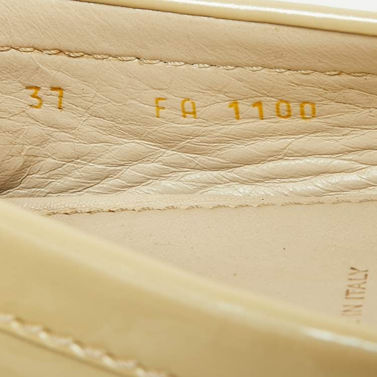 Pre Owned Louis Vuitton Cream Patent Leather Oxford Loafers Size 37