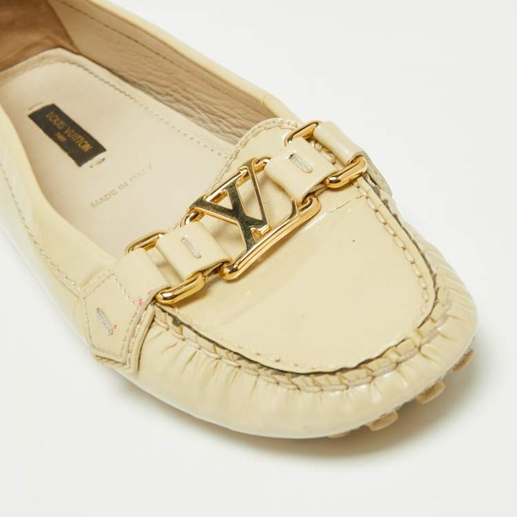 Pre Owned Louis Vuitton Cream Patent Leather Oxford Loafers Size 37