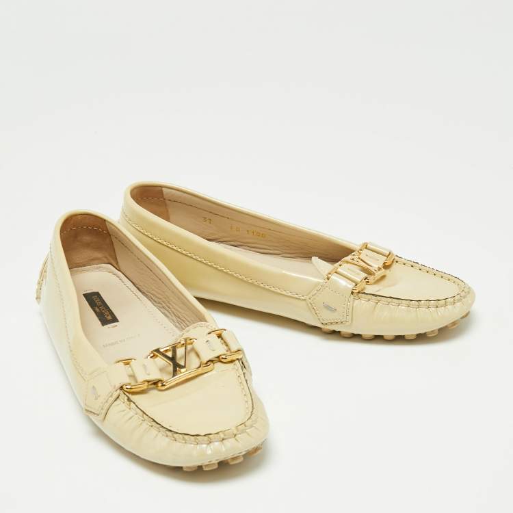 Pre Owned Louis Vuitton Cream Patent Leather Oxford Loafers Size 37