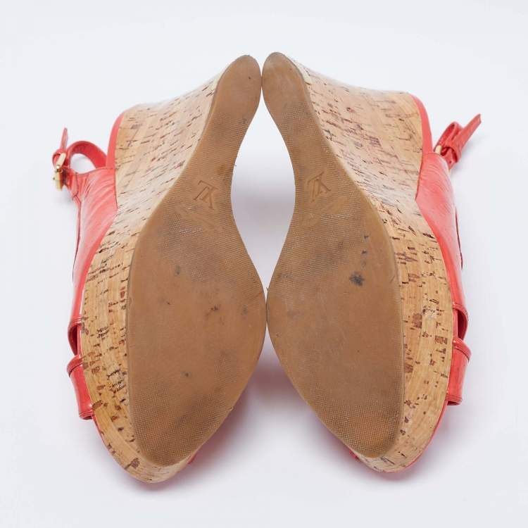 Pre Owned Louis Vuitton Rouge Grenadine Vernis Leather Pantheon Wedge Sandals Size 40.5