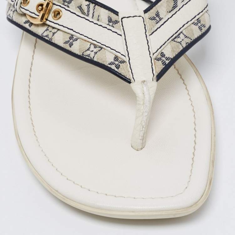 Pre Owned Louis Vuitton White Monogram Canvas And Leather Thong Flats Size 38.5