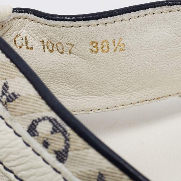 Pre Owned Louis Vuitton White Monogram Canvas And Leather Thong Flats Size 38.5