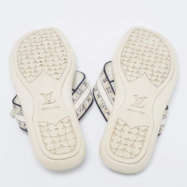 Pre Owned Louis Vuitton White Monogram Canvas And Leather Thong Flats Size 38.5