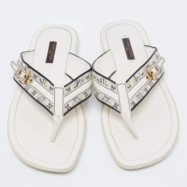 Pre Owned Louis Vuitton White Monogram Canvas And Leather Thong Flats Size 38.5